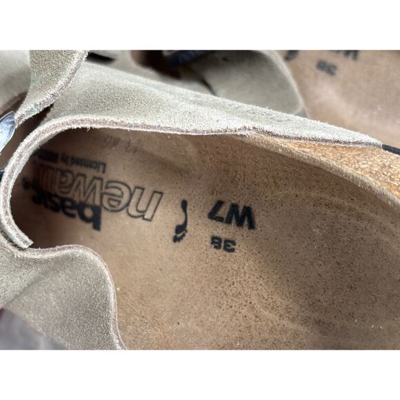 Newark by Birkenstock Suede Sandals Womens Size 7 Beige Embossed Flip Flops - Picture 2 of 8